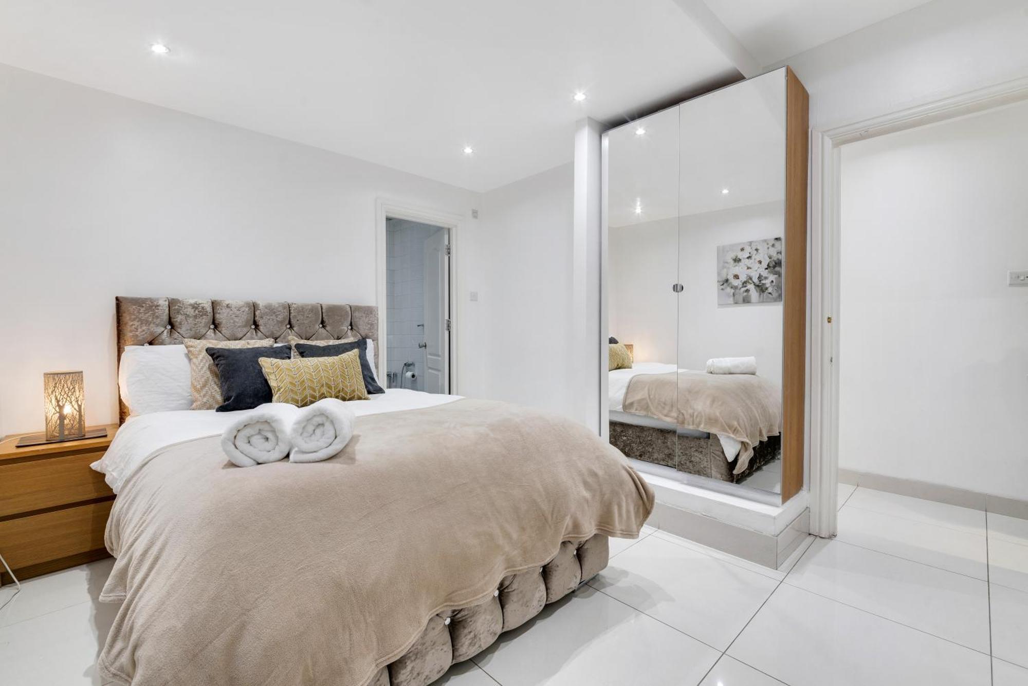 2bd Flat Opp Harrods - Sleeps 5