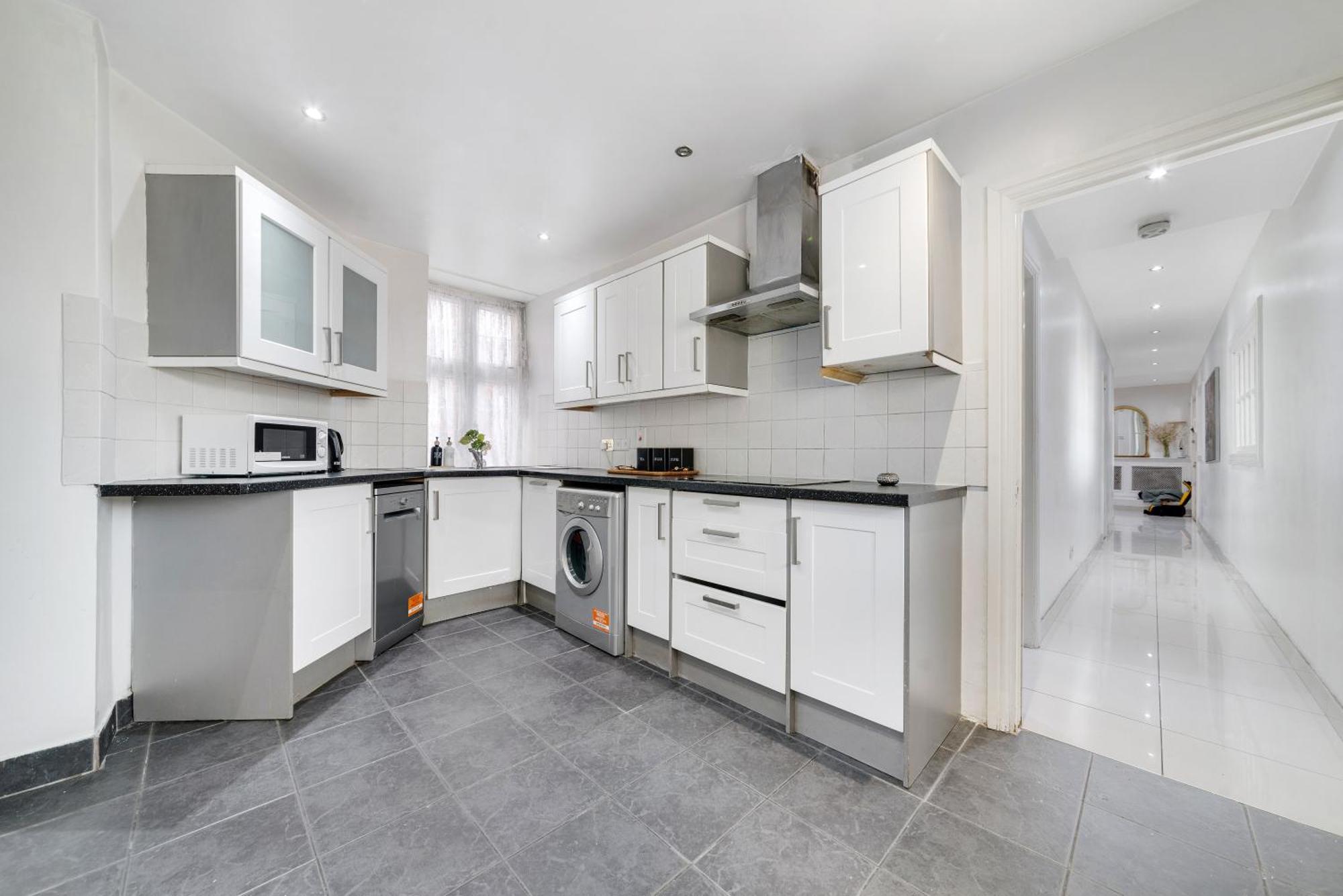 2bd Flat Opp Harrods - Sleeps 5