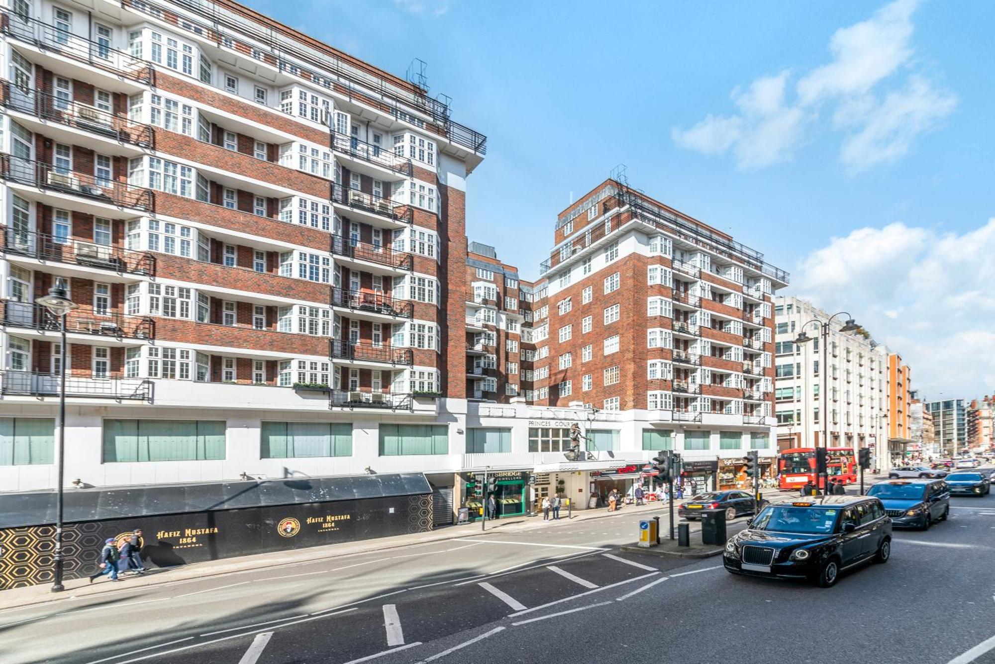 Apartment 2bd Flat Opp Harrods - Sleeps 5